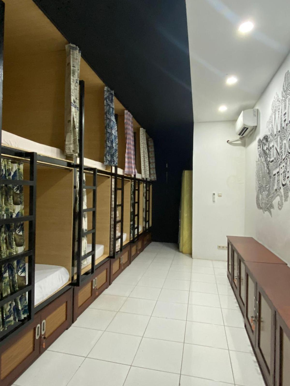Innbox Hostel Sorong Bagian luar foto