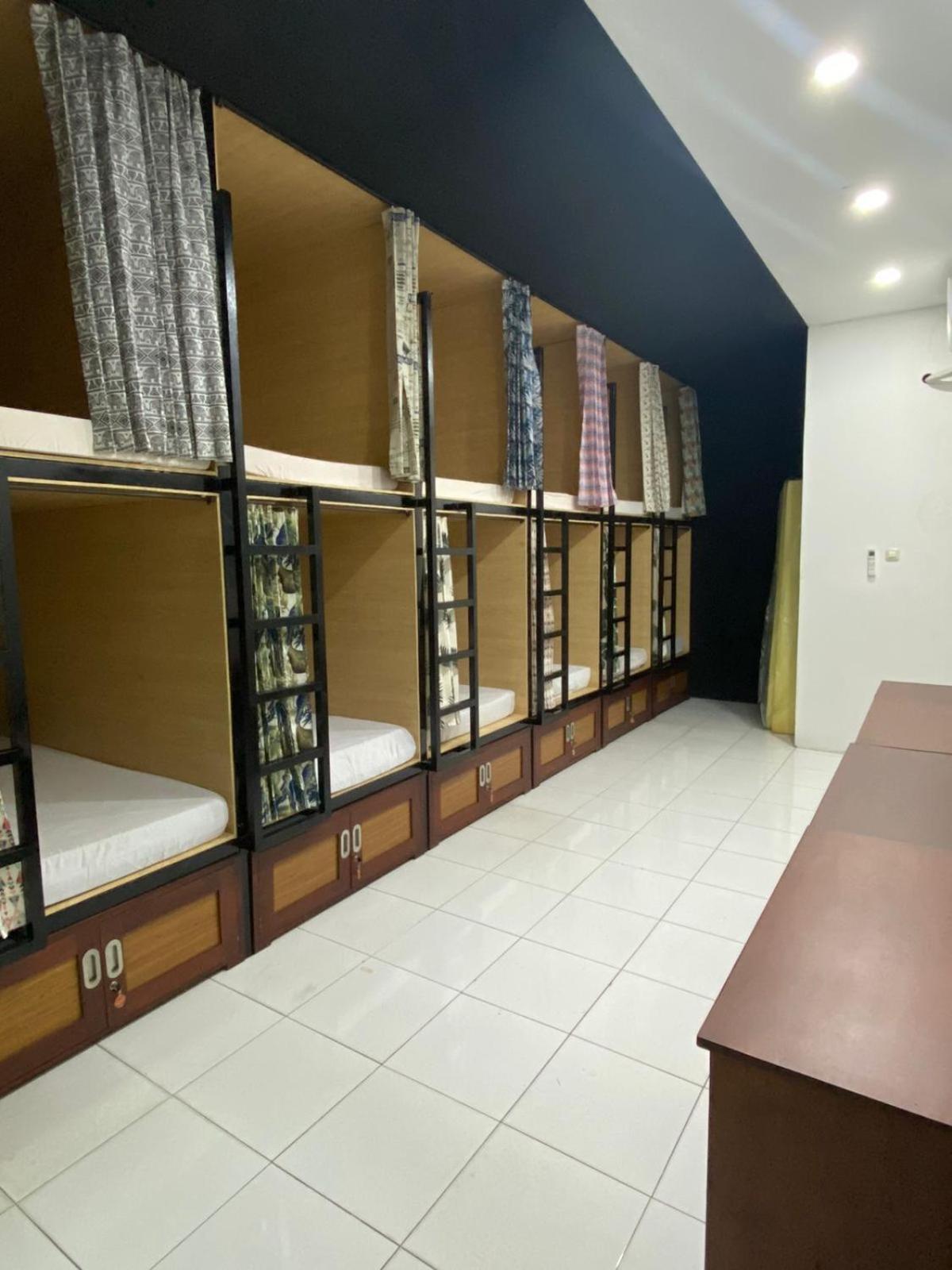 Innbox Hostel Sorong Bagian luar foto